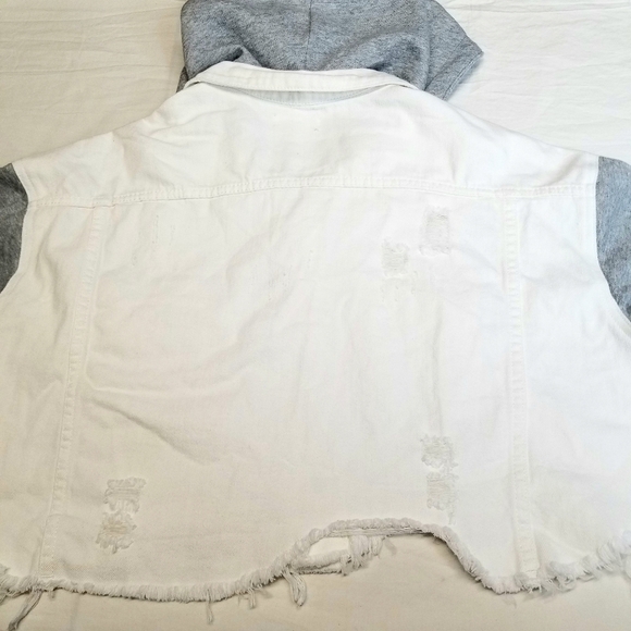 Dance & Marvel White Gray Raw Hem Crop Distressed Convertible Denim  Jacket, M - Picture 4 of 10